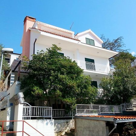 Apartments Ria Baška Voda Екстериор снимка