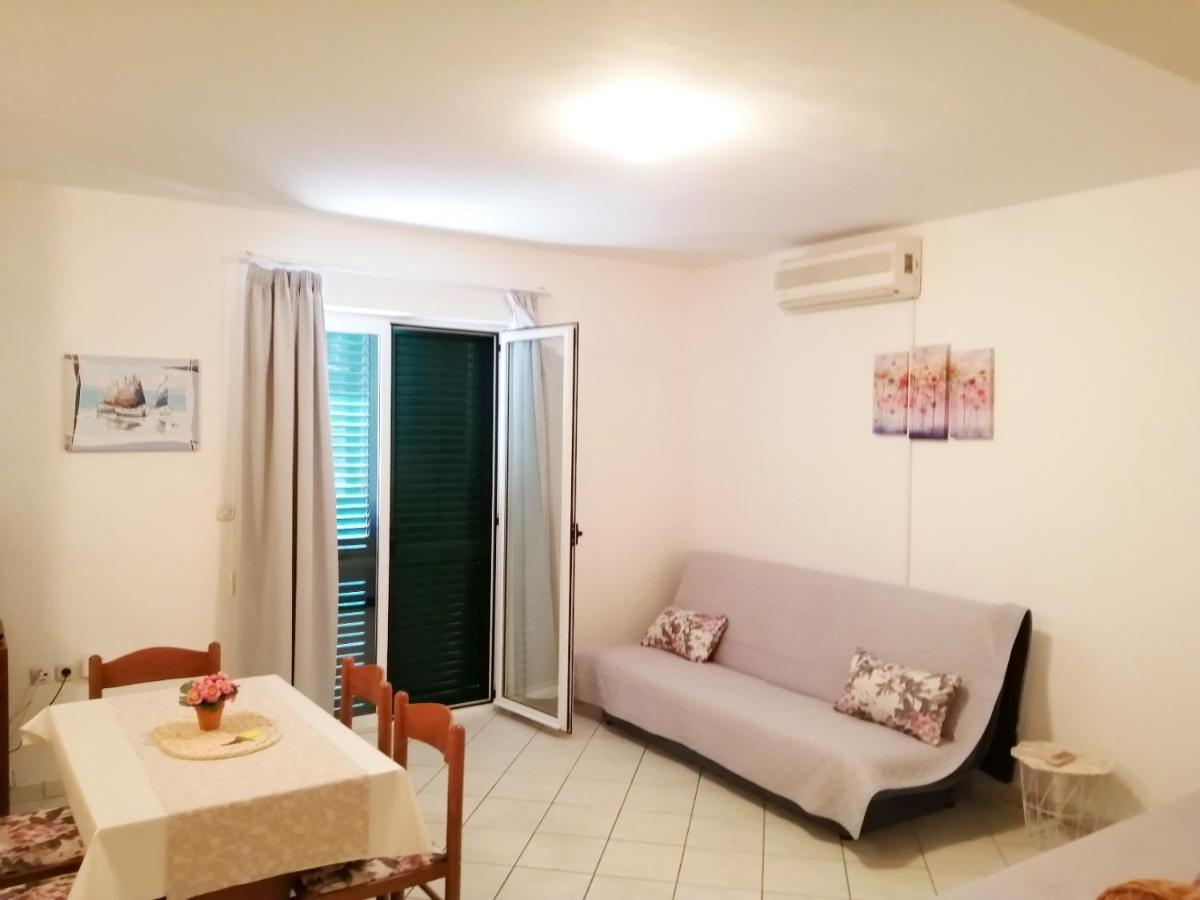 Apartments Ria Baška Voda Екстериор снимка