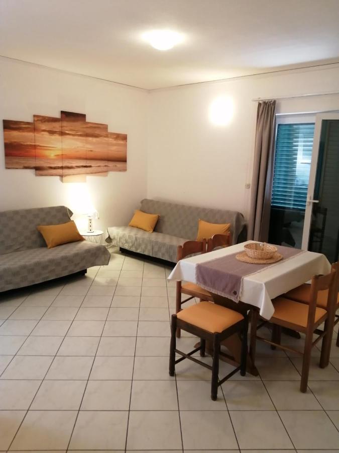 Apartments Ria Baška Voda Екстериор снимка