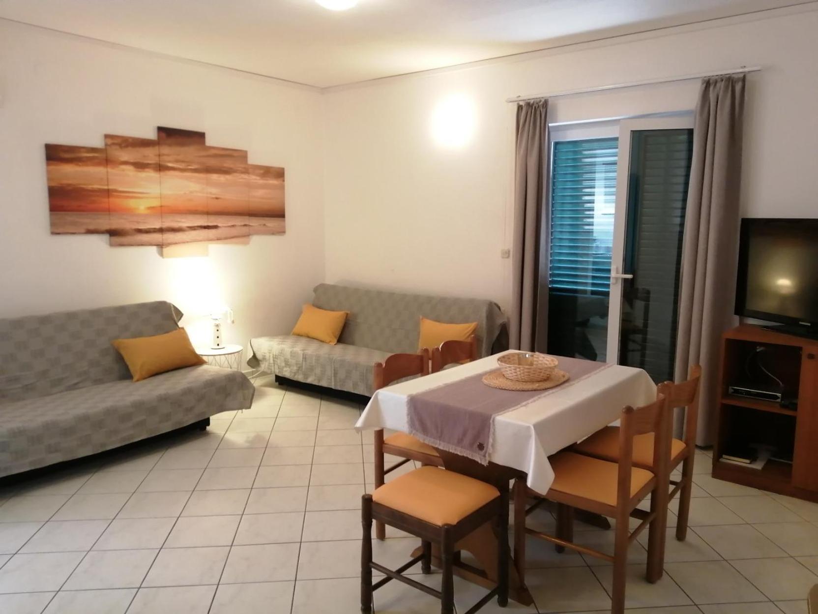 Apartments Ria Baška Voda Стая снимка